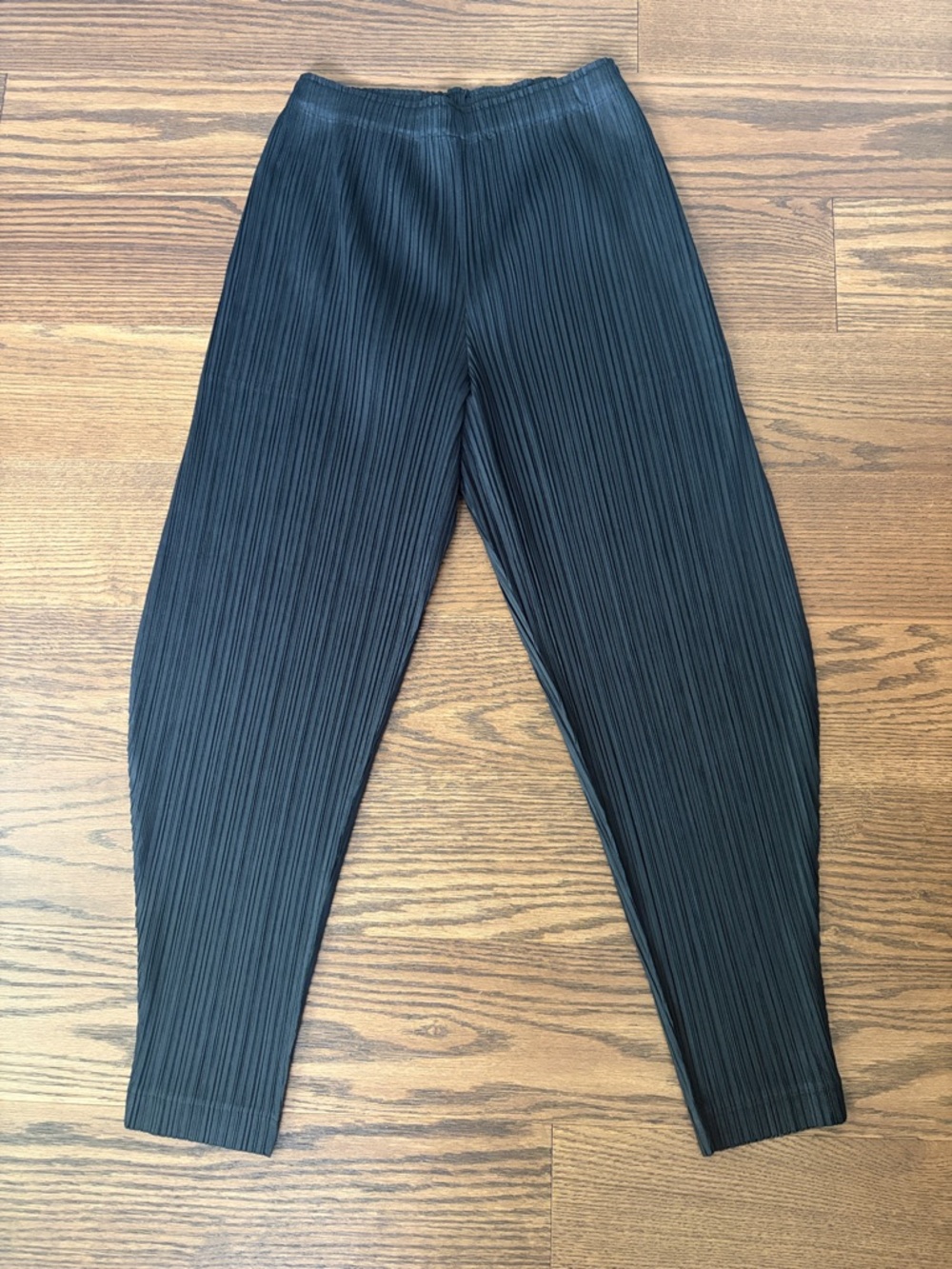 Pleats Please black pleated pants size 3